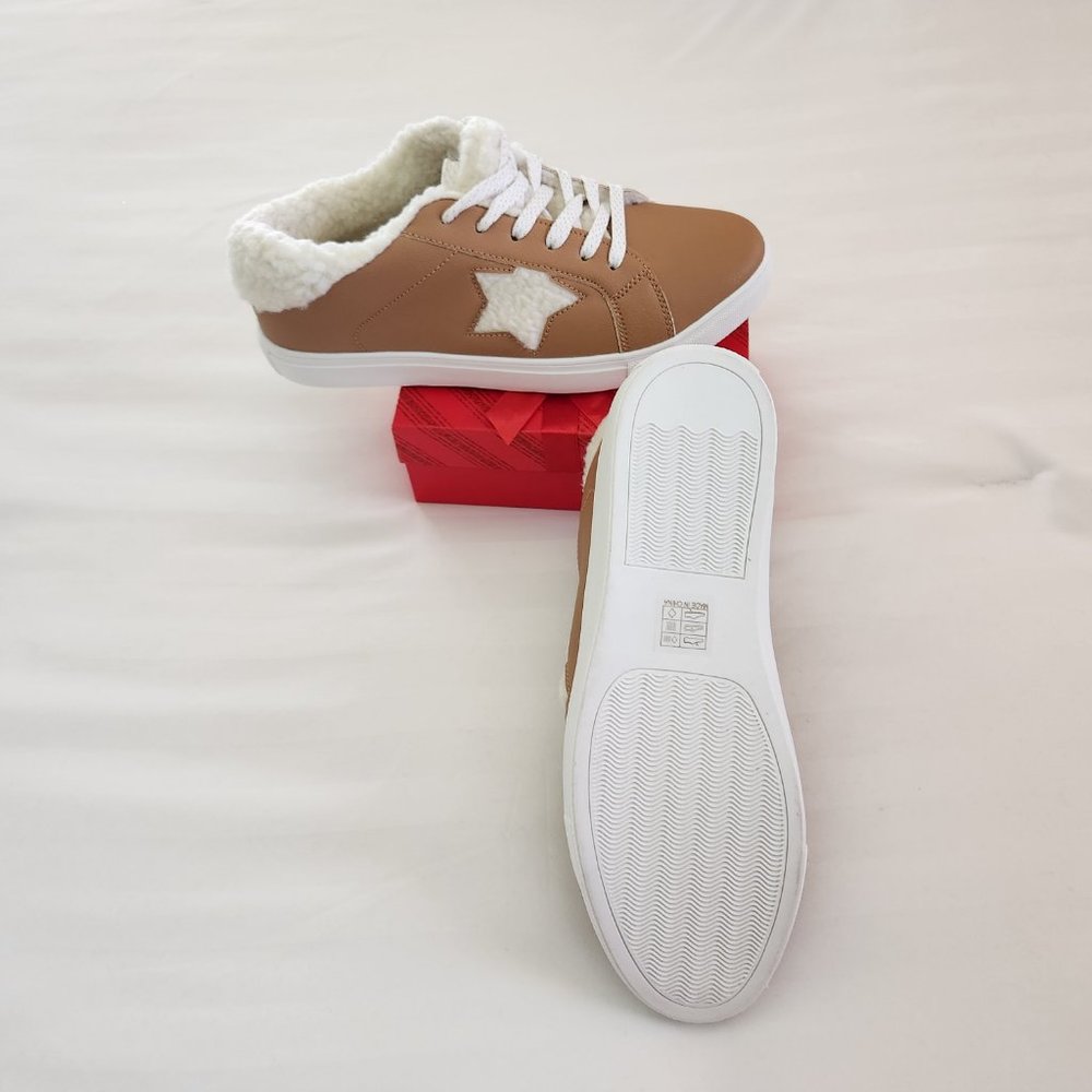 Women's Portland Brown Sneakers- white/gold laces . Sz 9. Excellent Condition - Picture 13 of 14